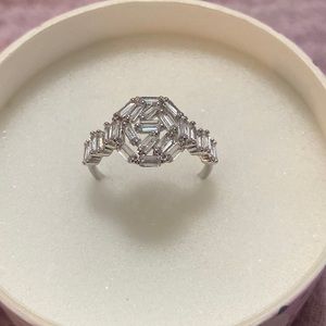 Bomb Party Ring, Glowing Beauty, Diamond Cubic Zirconia, Rhodium Plating, Size 7